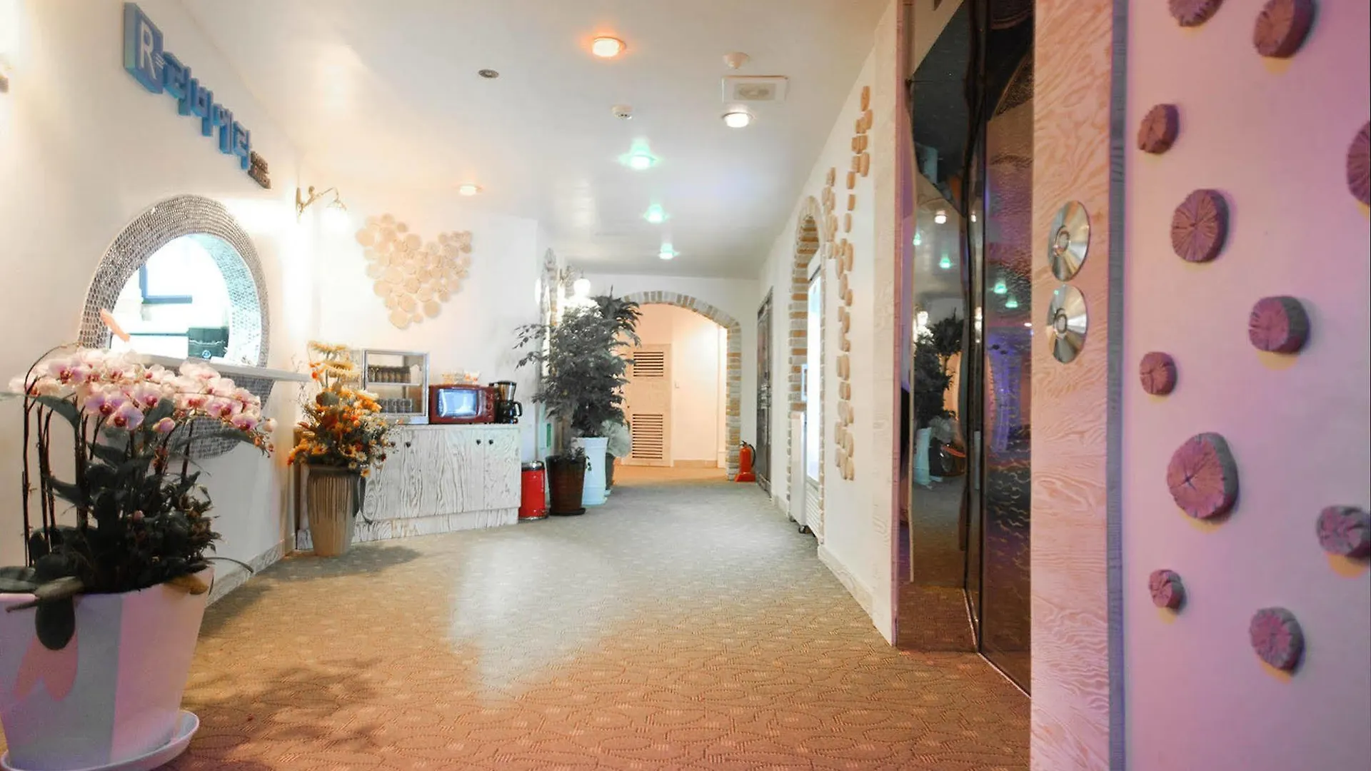 Riviera Motel Goyang 2*,